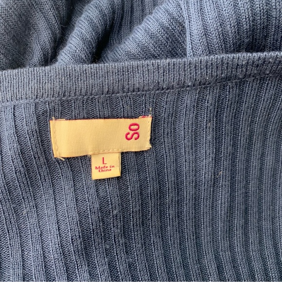 🌸Ribbed Button Down Top - Picture 4 of 4